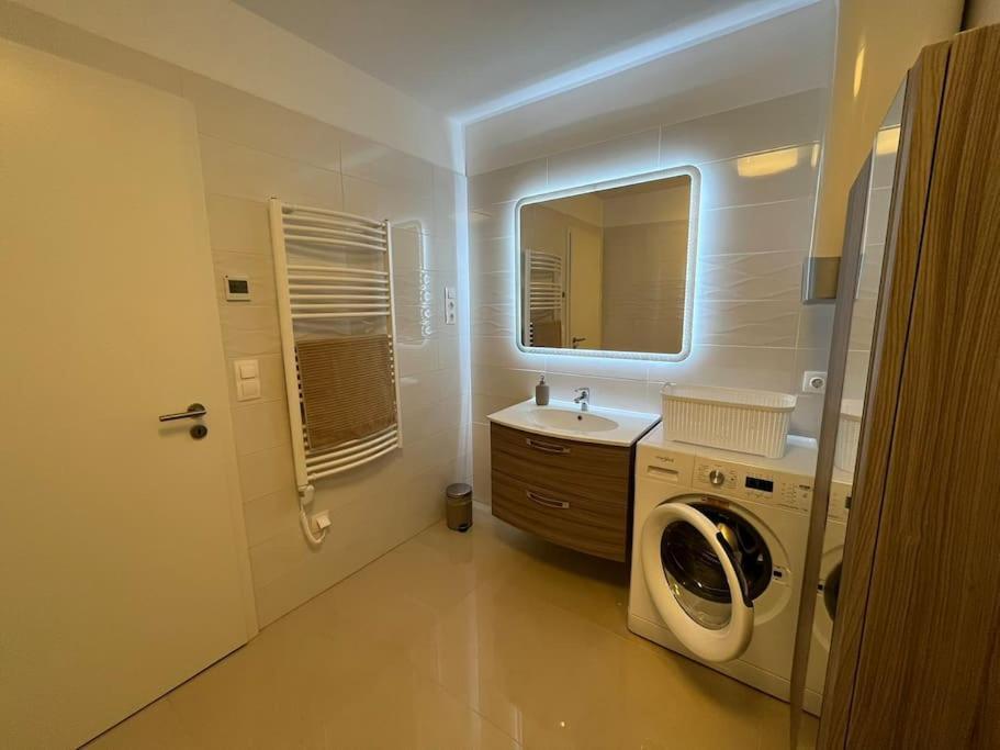 Swan Apartman - Keszthely Exterior photo